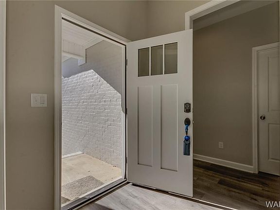 2nd image of 1803 Willow Oak Cir #28
