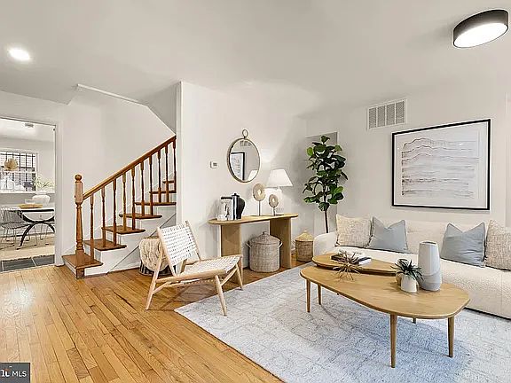 5th image of 31 Florida Ave NE