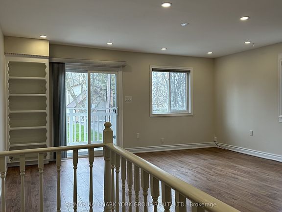 3rd image of 210 Ways Bay Dr