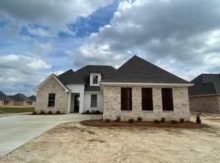 221 Baleigh Dr, Canton, MS 39046