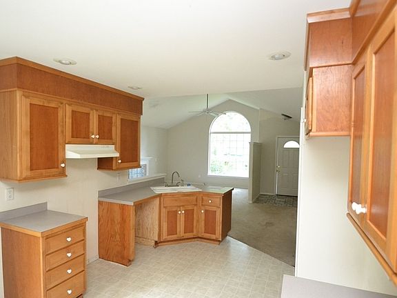 5th image of 1648 Vine Maple Ln