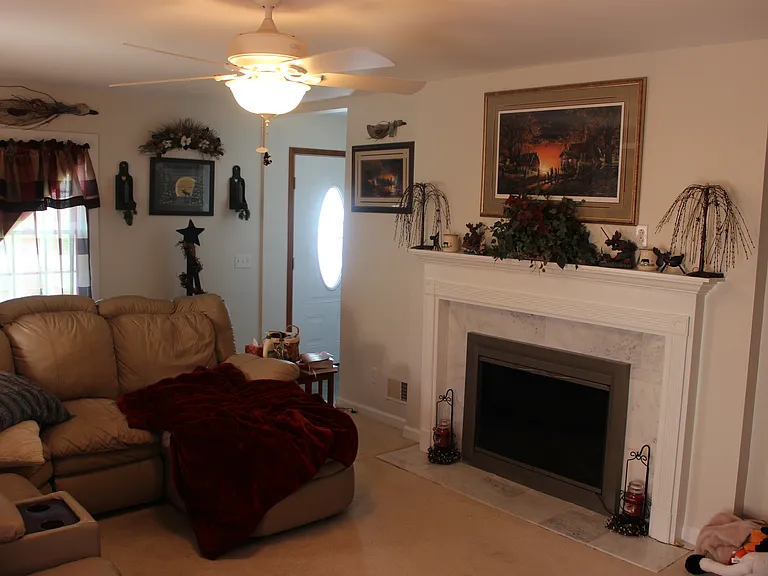 516 Esty St — Photo 9
