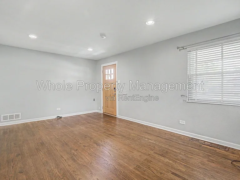 2991 Hudson St — Photo 3