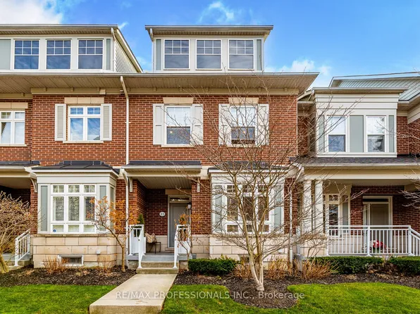 13 Compass Way, Mississauga, ON L5G 4T8