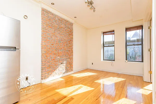 Rented by MySpaceNYC | media 15