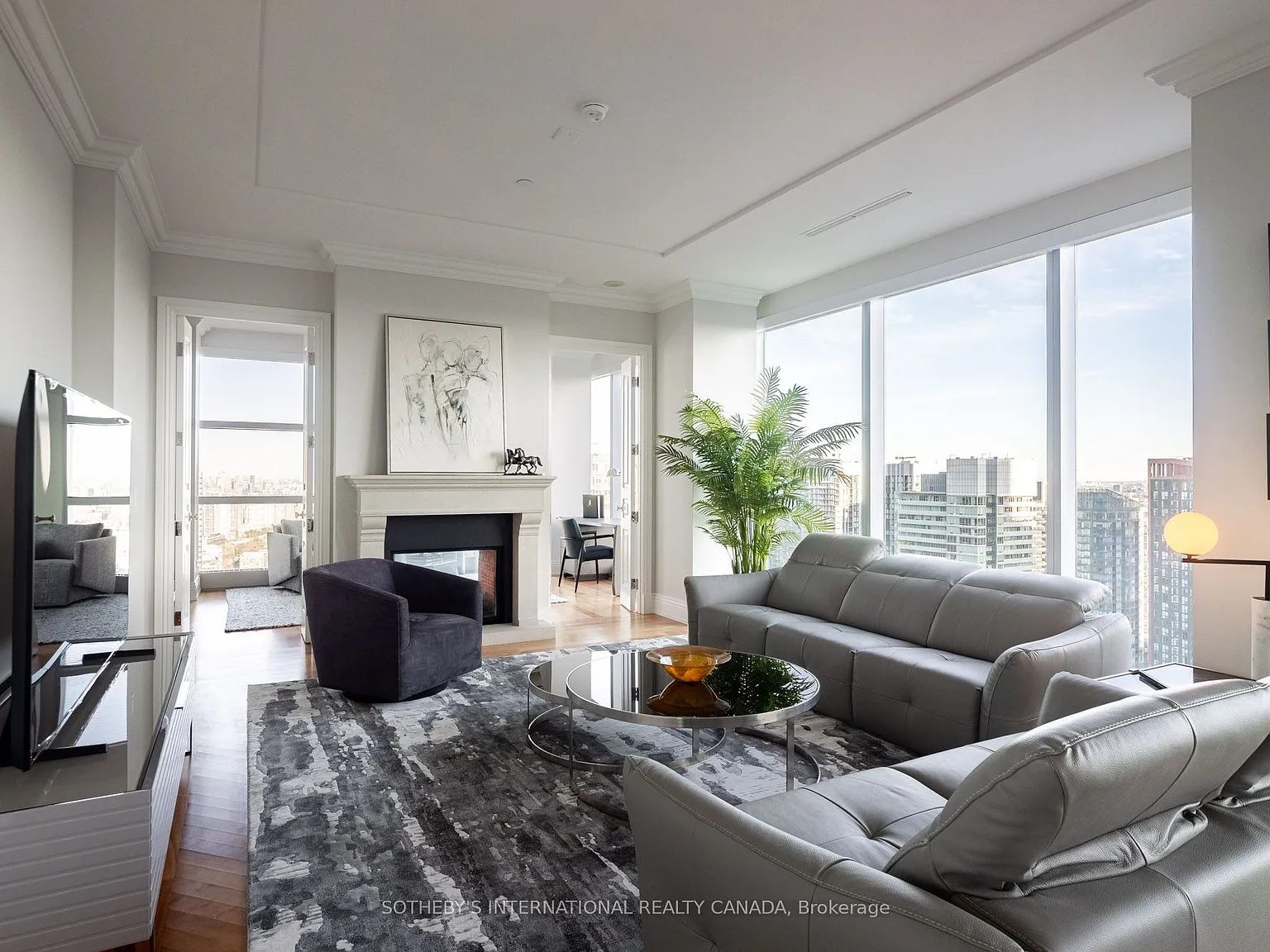 The Ritz Carlton Residences — Photo 4