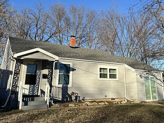 2nd image of 1127 E Pacific Street