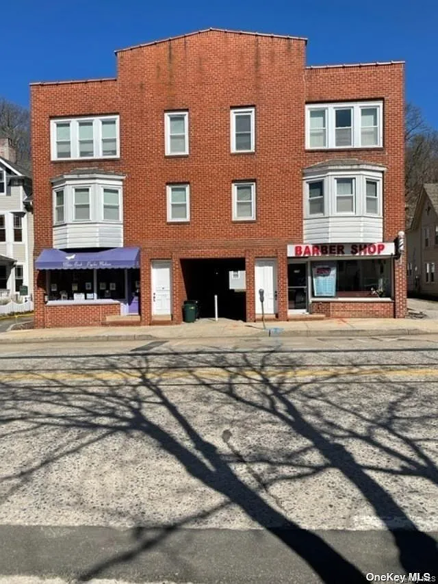 1 bed, 1.0 bath, 700 sqft, $2,300 — Photo 1