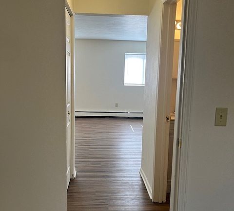 5th image of 1403 Huntington Ave APT 1