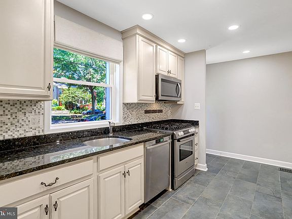 2nd image of 2935 Landover St