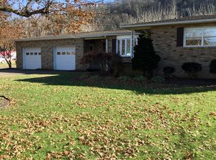 624 S 4th Ave, Paden City, WV 26159