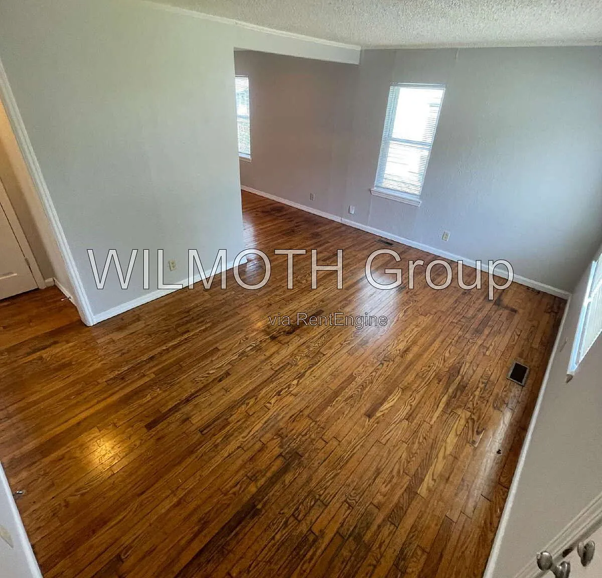 2 bed, 1.0 bath, 725 sqft, $1,145 — Photo 2