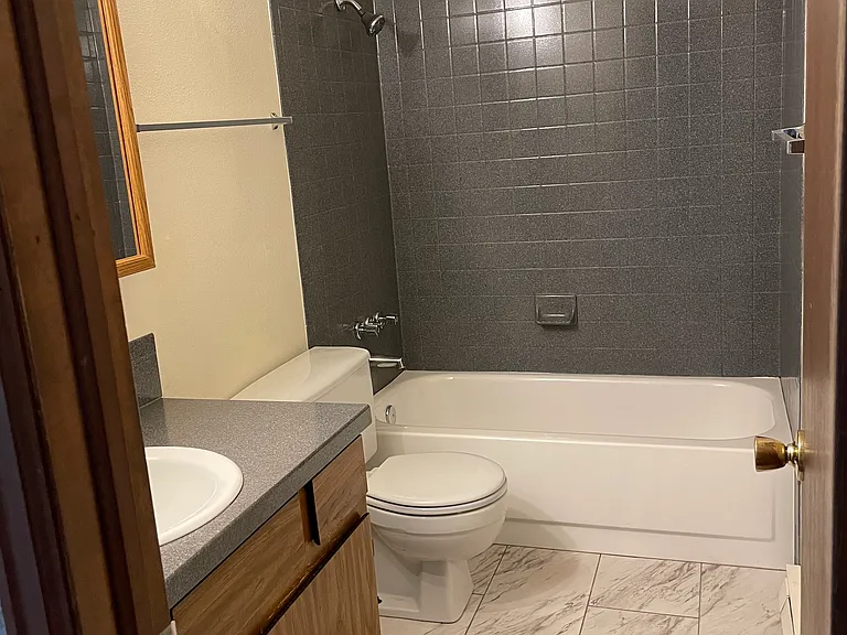 Unit 5-bathroom