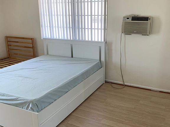 5th image of 1000 College View Dr
