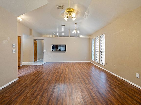 3rd image of 11608 Brown Ave