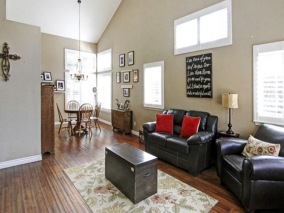 4th image of 27815 Zion Ct