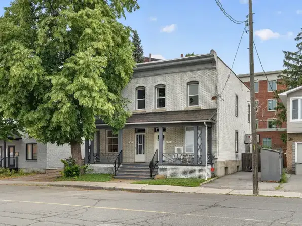 293 Olmstead St #1A, Ottawa, ON K1L 7J9