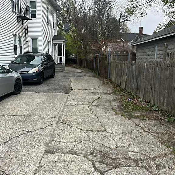 13 Sanford St #1F — Photo 32