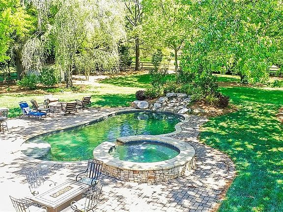 2nd image of 530 Saddle Creek Cir