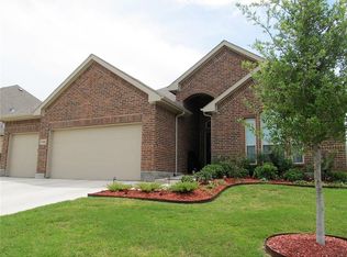 1308 Meadowlakes Dr, Azle, TX 76020