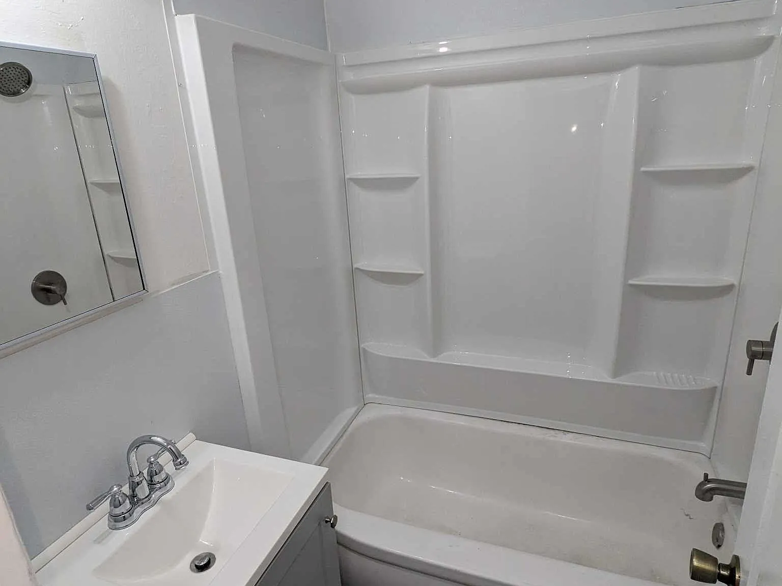 3 bed, 960 sqft, $1,535 — Photo 3
