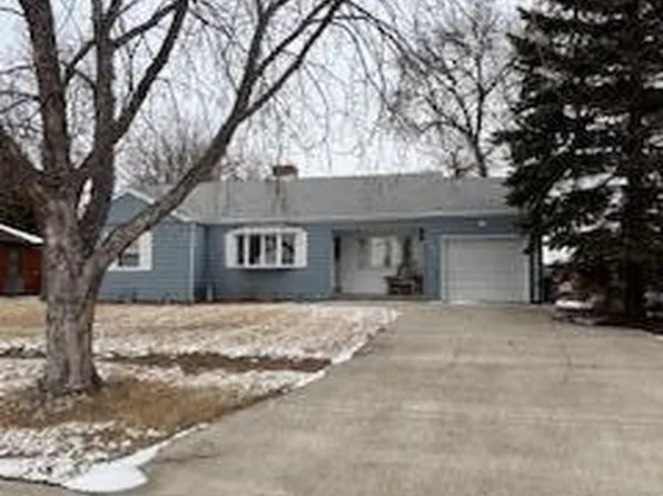 545 Missouri Dr, Pickstown, SD 57367