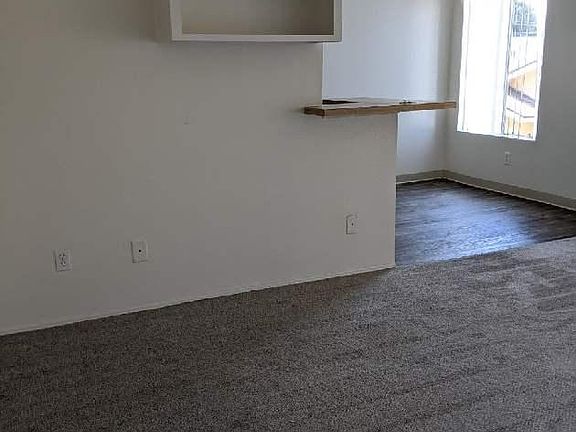 4th image of 3820 40th St