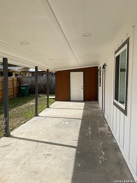 Building Photo - 2703 Menchaca St #2