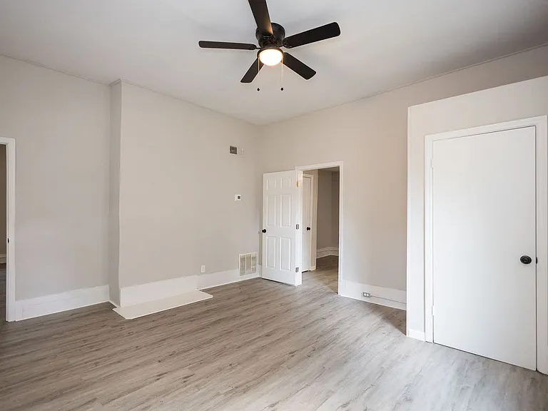 519 W Cherry St — Photo 12