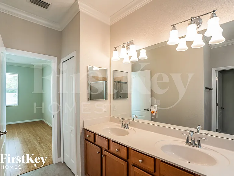 5089 Grand Cypress Blvd — Photo 9
