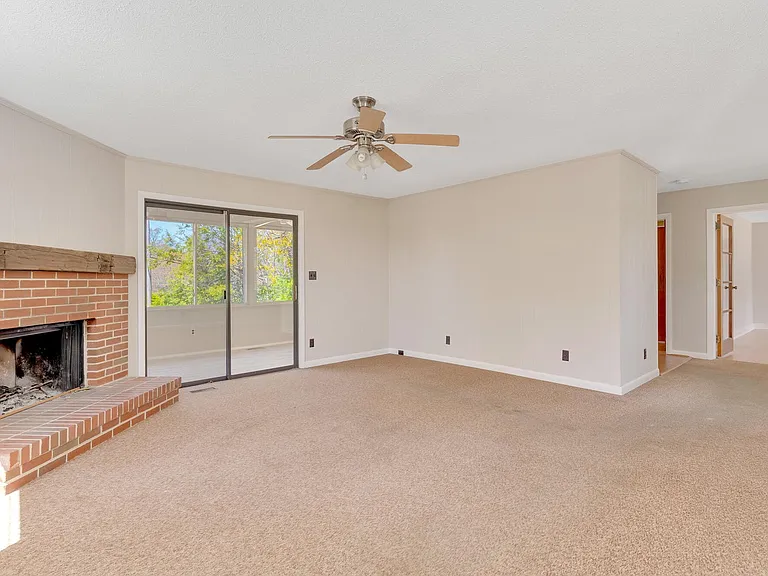 1109 James Blvd — Photo 22