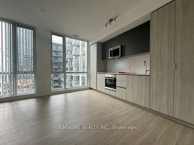 8 Widmer St — Photo 4