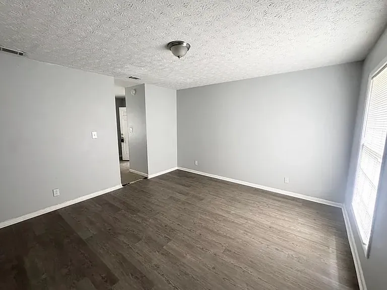3258 Lancing Ln — Photo 9