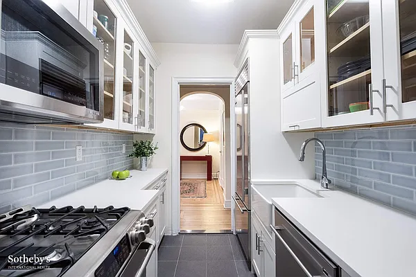 Sold by Sotheby's International Realty | media 4