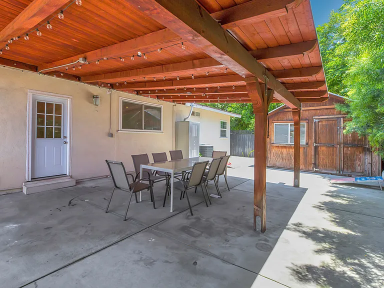 528 Almond Ave #B — Photo 47