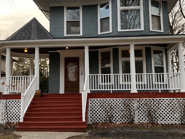 240 Forest Ave #1 — Photo 1