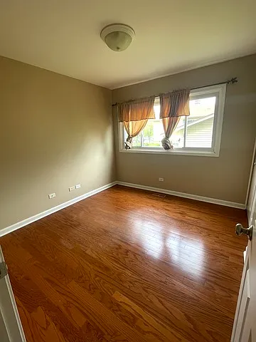 5 bed, 2608 sqft, $3,500 — Photo 3