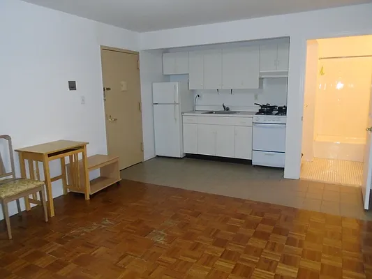 Rented by 18 REALTY | media 13