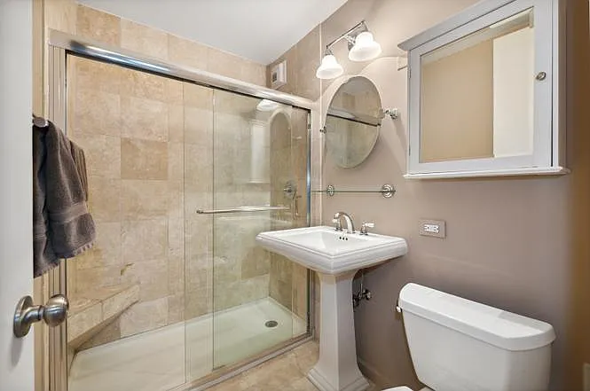 2626 N Lakeview Ave #602 — Photo 10
