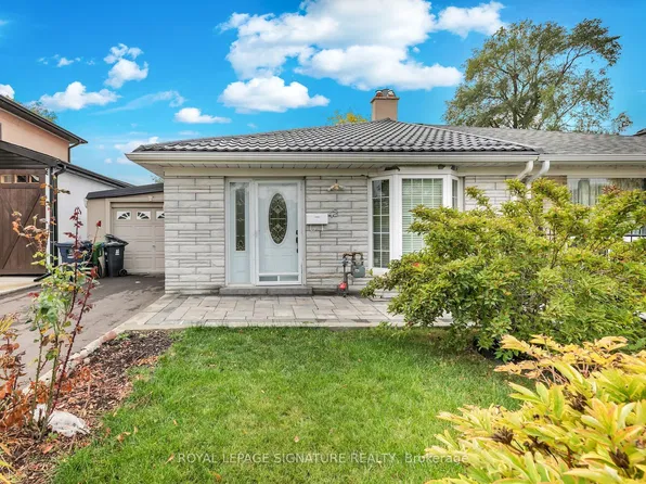 42 Lightwood Dr, Toronto, ON M9V 2Z2