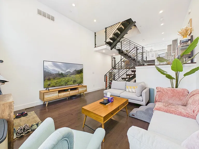1335 S Garnet St — Photo 14