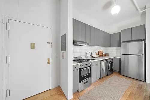 584 Myrtle Ave #2C Photo 1