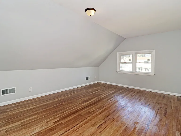 260 Shepard Ave — Photo 19