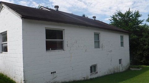 2nd image of 165 Toledo St