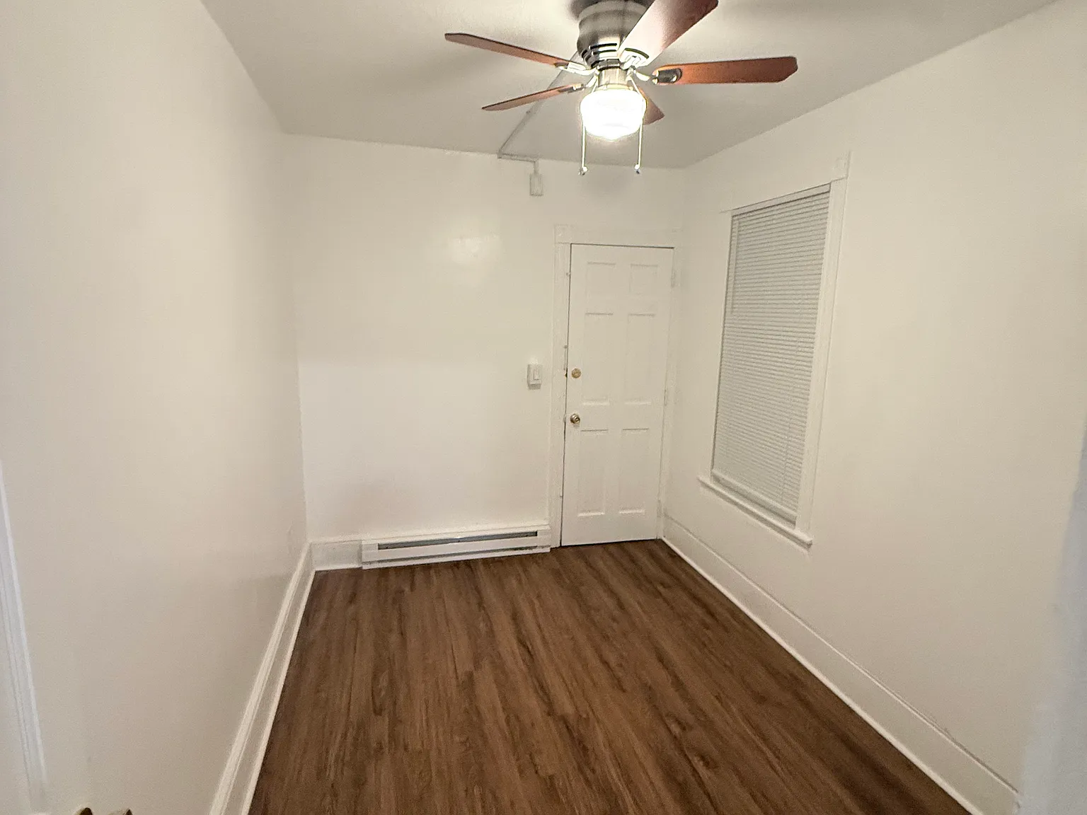 3 bed, 1000 sqft, $1,400 — Photo 4