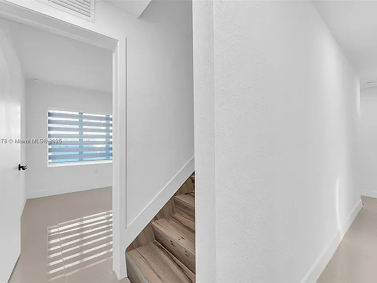 SW 145th Ave — Photo 18