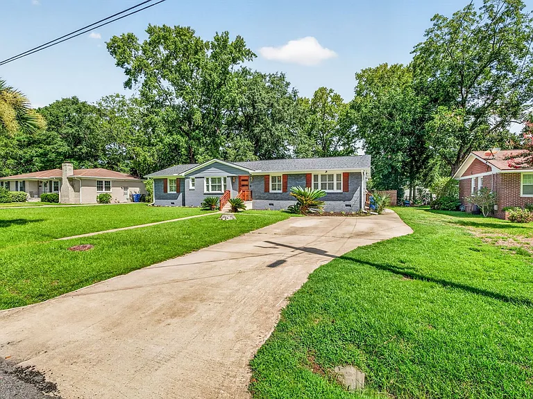 1118 Browning Rd — Photo 2