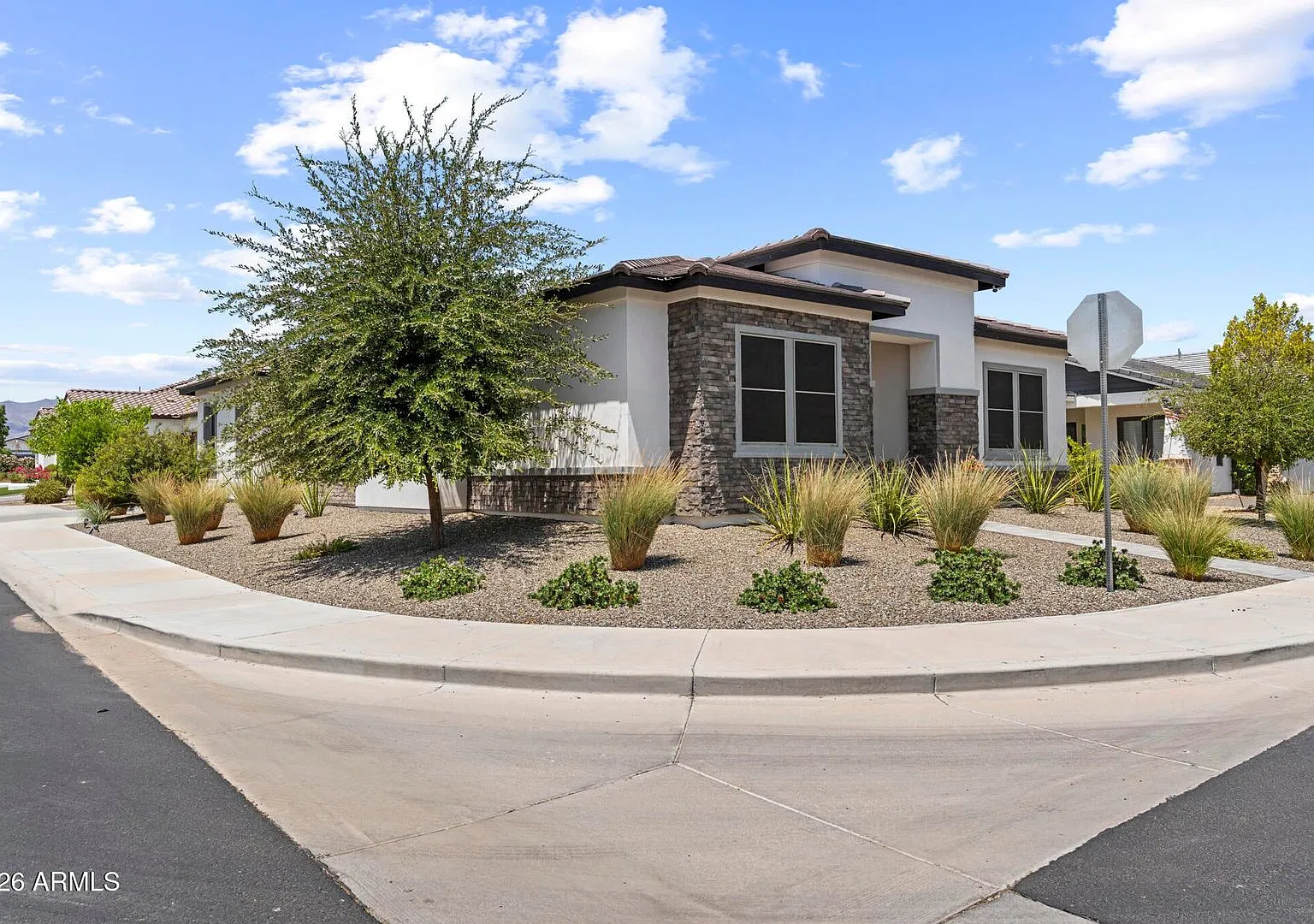 Beautiful Sterling Grove Rental with Owned Solar, Golf Course Views & Resort-Style Amenities! — Photo 2