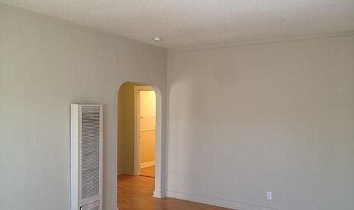 2nd image of 2230 Sutterville Rd APT 3