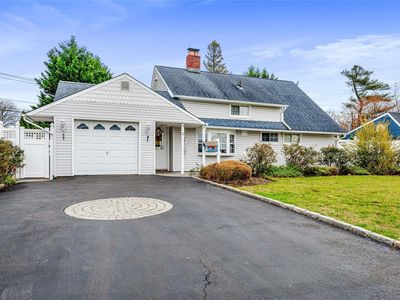 7 Round Lane, Levittown, NY, 11756